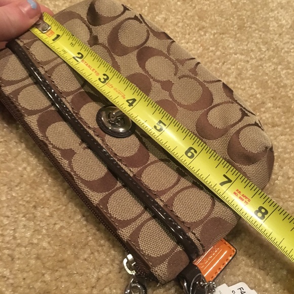 Brand New Cream and Brown COACH Logo Printed Wallet Wristlet - Picture 6 of 7